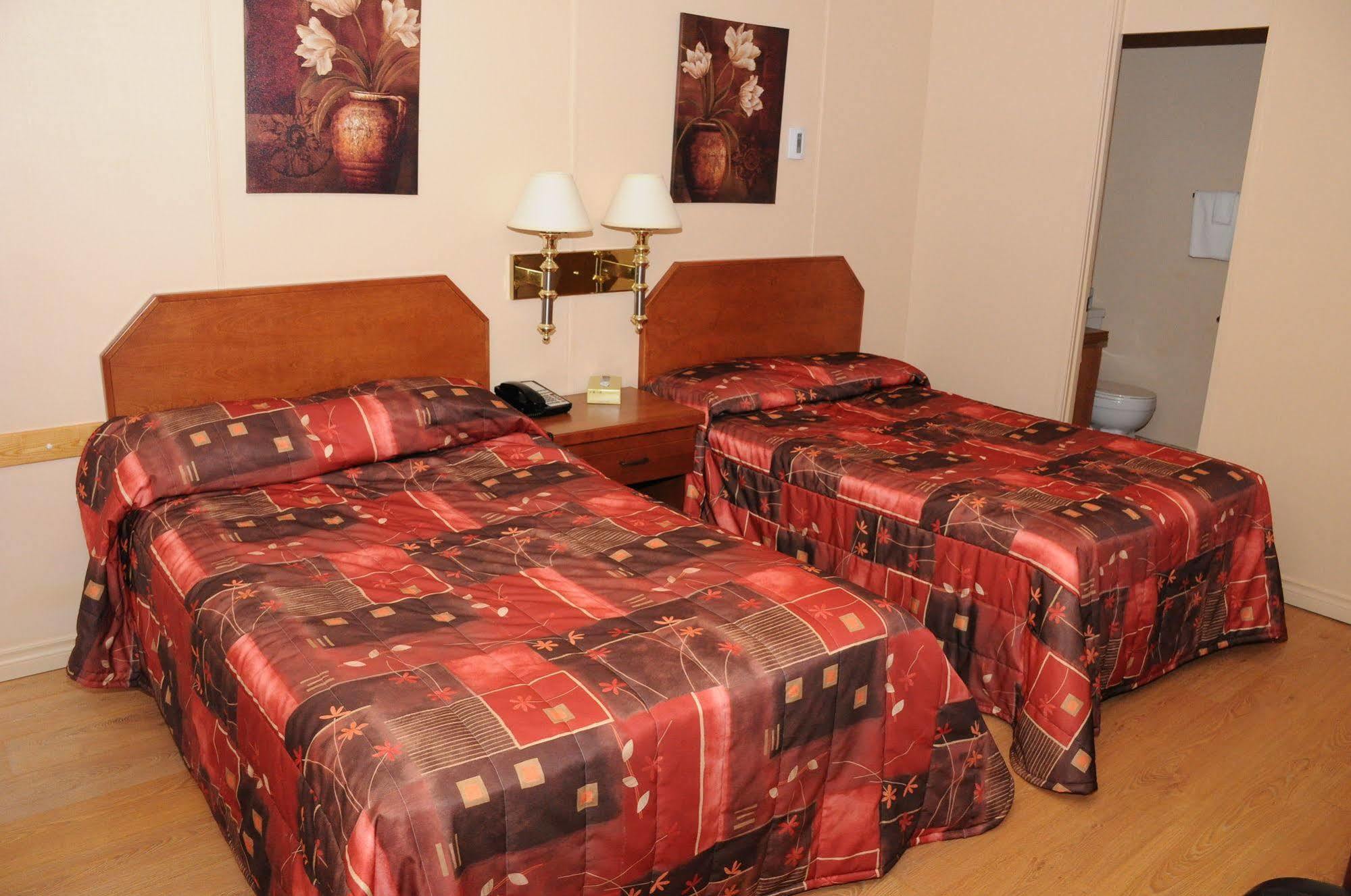 Motel โรแบร์วาล ภายนอก รูปภาพ