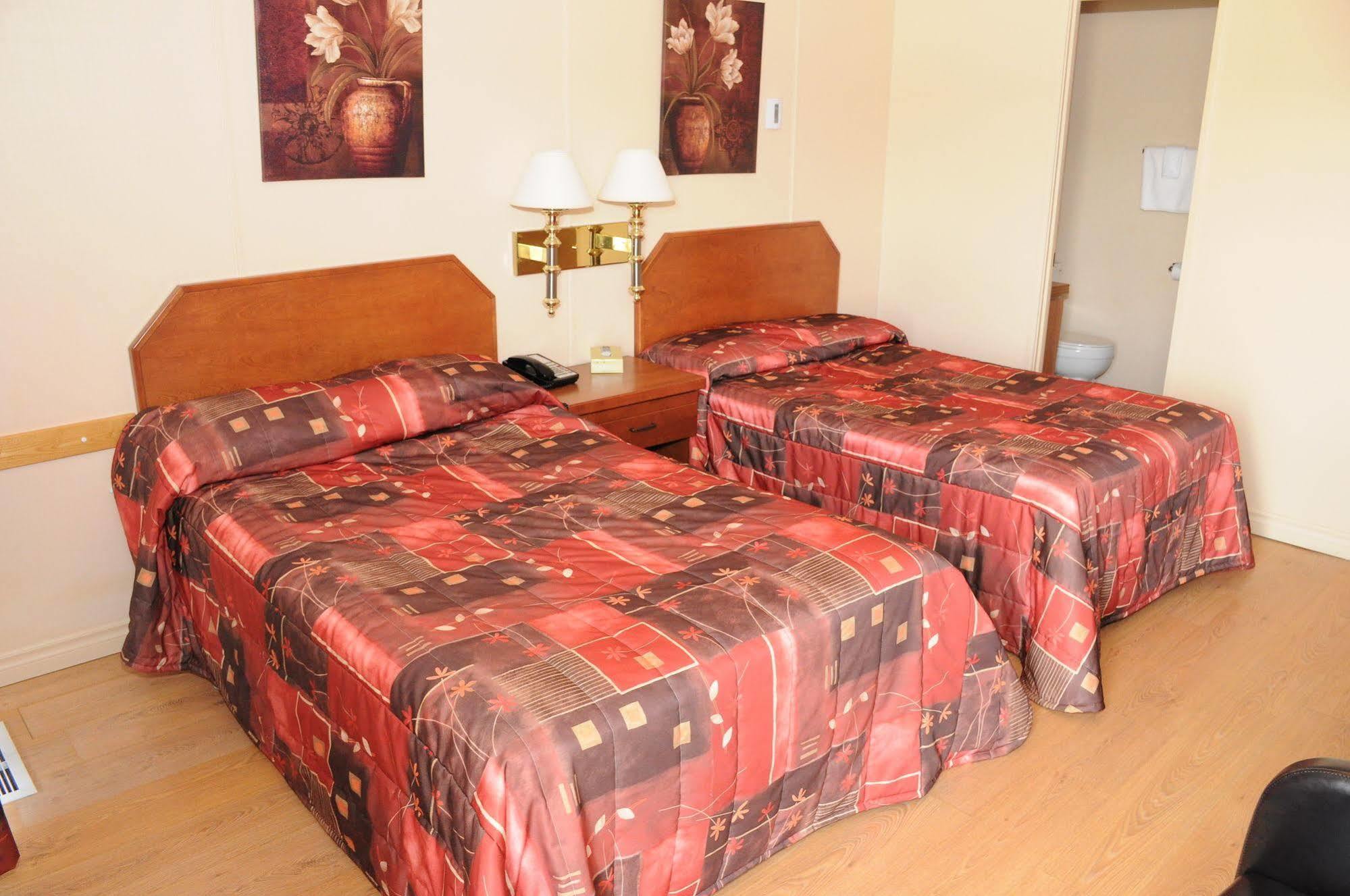 Motel โรแบร์วาล ภายนอก รูปภาพ