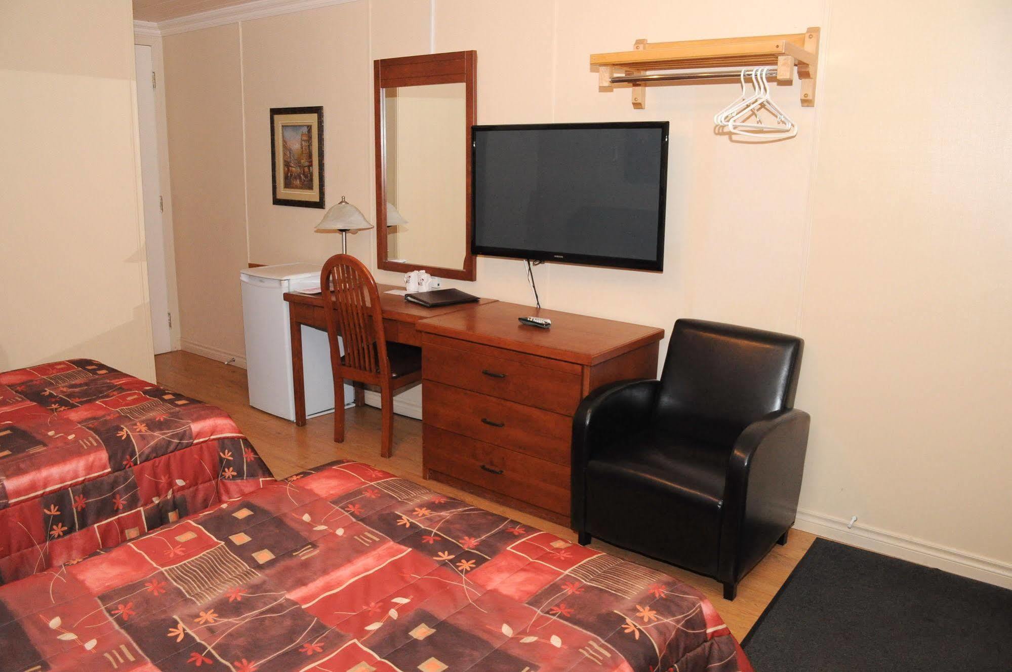 Motel โรแบร์วาล ภายนอก รูปภาพ