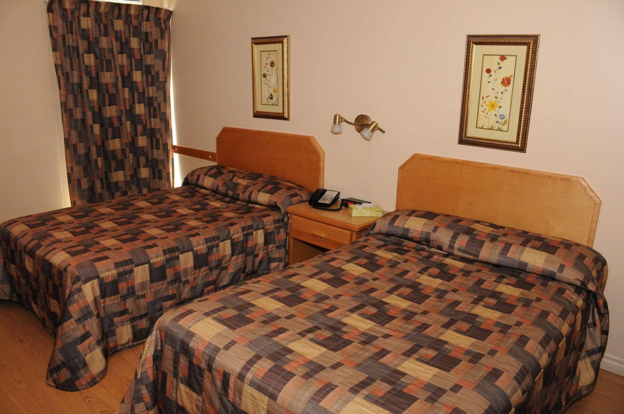 Motel โรแบร์วาล ภายนอก รูปภาพ