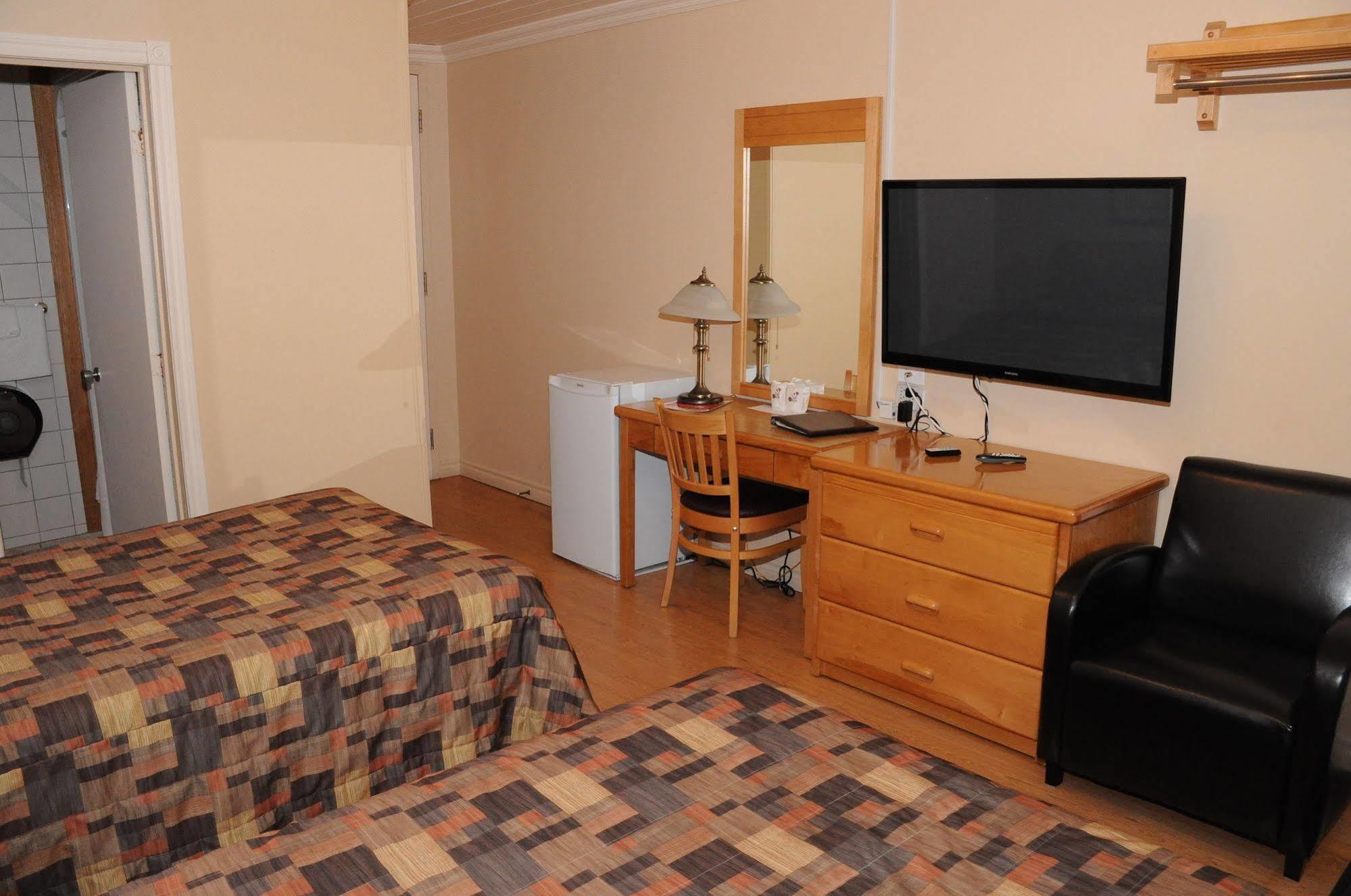 Motel โรแบร์วาล ภายนอก รูปภาพ